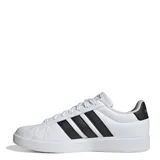 Championes Adidas Streettalk de diseño urbano, color blanco con las tres tiras laterales en negro. Presentan puntera reforzada tipo shell-toe, cierre con cordones y suela de goma.