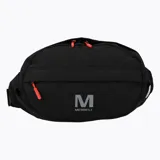 Riñonera Merrell modelo Danby, color negro con textura hexagonal. Cuenta con cierre principal y bolsillo frontal, ambos con tiradores en color naranja. Presenta el logo de la marca estampado en gris en el frente.