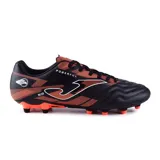 Championes de fútbol Joma Powerful 2401 FG para hombre, color negro con detalles en naranja. Diseñados para césped natural duro, fabricados en material sintético PVC resistente, con lengüeta liviana, cordones clásicos y talonera EXO COUNTER.