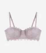 Soutien sin breteles color rosa viejo, con encaje floral rústico, copa hueca y cierre trasero.