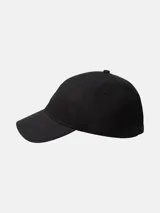 Gorra de béisbol negra con visera curva y logotipo de Calvin Klein bordado en el frente.
