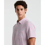 Camisa de manga corta con cuello abotonado y estampado a rayas horizontales en tonos rosa, celeste y blanco.