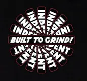 Canguro negro con capucha y cordones ajustables, puños y cintura acanalados, bolsillo tipo canguro y estampado frontal con la frase "Built to Grind!".