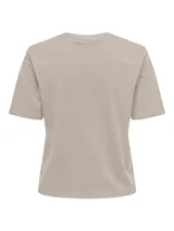 Remera negra de manga corta, cuello redondo y corte clásico.