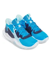 Championes de básquet Under Armour modelo GS Jet 23, con diseño de caña media en tonos azules y blancos. Presentan una parte superior de malla transpirable con refuerzos sintéticos, entresuela Micro G® para mayor amortiguación y suela de goma con patrón de tracción anatómico.