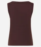 Musculosa marrón de rib con escote redondo y media vista con botones.