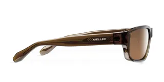 Lentes de sol con diseño rectangular y envolvente de estilo deportivo. Montura de material bio-based color mostaza con lentes polarizadas color marrón.