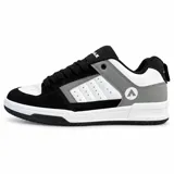 Championes Airwalk modelo Giro, diseño de caña baja con estilo skater, combinación de colores negro, blanco y gris, con cordones gruesos y suela de goma.