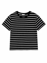 Remera de manga corta con cuello redondo, confeccionada con un diseño de rayas horizontales en color negro y blanco.