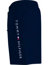 Short de baño azul marino con cintura elástica y cordón ajustable.