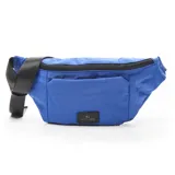 Riñonera azul de tela con correa ajustable negra, cierre superior y bolsillo frontal.