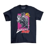 Remera de algodón color azul marino con estampado frontal de Jotaro Kujo de JoJo's Bizarre Adventure, con detalles en fucsia y texto en japonés.