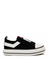 Zapatillas deportivas Pony modelo GMH 321, de lona blanca sin cordones, con inserción elástica azul en el empeine, suela con plataforma baja y detalles en rojo y negro.