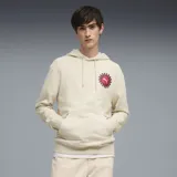 Buzo con capucha Puma, color arena, con bolsillo tipo canguro frontal y estampado gráfico circular en el pecho con el logo de la marca.