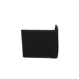 Billetera de cuero para hombre, color negro con interior marrón y detalle frontal en cuero color tostado con el logo de la marca.