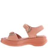 Sandalias de plataforma baja con tiras de ajuste con velcro, confeccionadas en material sintético y textil, con diseño ergonómico.