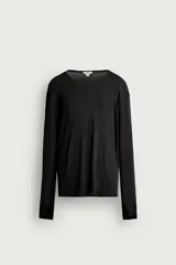 Camiseta de manga larga y cuello redondo amplio, confeccionada en tejido ligero de mezcla de lyocell y lana, con corte relaxed fit.