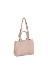 Cartera tipo tote bag color negro, con doble asa corta y correa larga extraíble. Estampado frontal con la frase "Think Positive Trendy".