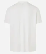 Remera negra de algodón con cuello redondo y manga corta. Estampa frontal con diseño de brújula y mapa del mundo en tonos dorados y blancos.