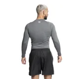 Remera térmica gris de manga larga, marca Umbro.