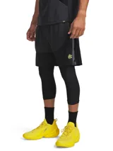Short deportivo de básquetbol Under Armour, parte de la línea Curry, en color negro con detalles en amarillo neón. Presenta tejido de punto texturizado, cintura elástica con cordón interno, bolsillos laterales y aberturas en el bajo.