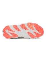 Championes de running Under Armour modelo Halo Runner SE, color blanco con detalles en naranja. Presentan una entresuela voluminosa con diseño estructurado y suela de goma con tracción.