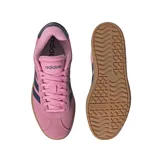 Zapatillas Adidas VL Court Bold de mujer, color rosa con detalles en azul marino y suela marrón.
