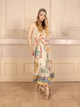 Vestido largo de tirantes finos con estampado de tigre, palmeras, limones y texto 'il dolce niente'.