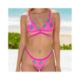 Bikini fucsia con estampado de cactus, compuesto por un corpiño triangular con tiras cruzadas debajo del busto y una bombacha tipo tanga cavada con ribetes fucsias.