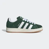 Championes Adidas Campus 00s de gamuza color verde con las tres tiras laterales blancas y cordones blancos.