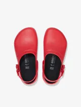 Zueco Birkenstock Birki Air de poliuretano color rojo, con correa ajustable en el talón.