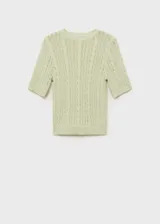 Jersey de punto color verde menta, con diseño de trenzas y detalles calados. Presenta cuello redondo, manga corta y terminaciones elásticas acanaladas.