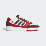 Championes Adidas Drop Step Low 2.0 de caña baja, con diseño inspirado en el básquet. Presenta una combinación de colores blanco, rojo y bordó, con las icónicas tres tiras laterales en negro. Confeccionados con exterior de gamuza y cuero sintético, cuentan con una suela de goma esculpida y forro interior de lycra para mayor comodidad.