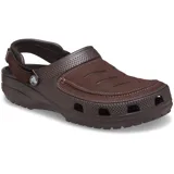 Zuecos Crocs modelo Classic Clog Yukon Vista II para hombre, color gris oscuro, con parte superior de piel sintética y correa ajustable en el talón.