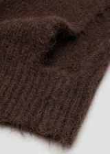 Gorro tipo pasamontañas color marrón oscuro, con diseño envolvente que cubre la cabeza y el cuello.