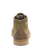 Bota Caterpillar modelo Grader Chukka de color beige, confeccionada en gamuza, con diseño de caña baja, cordones frontales y suela de goma tractorada.