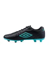 Championes de fútbol Umbro modelo Touch FG, color azul marino con detalles en azul brillante. Presentan el logo de la marca en el lateral y suela con tapones para césped natural.