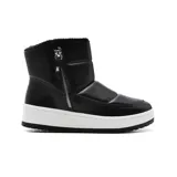 Bota corta acolchada negra con plataforma blanca y cierre lateral con cremallera. Interior forrado en piel sintética.