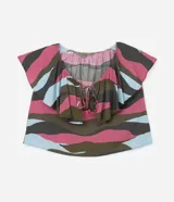 Blusa con estampado abstracto en tonos rosa, marrón, gris y celeste. Tiene escote con volados y lazo ajustable.