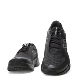 Championes de entrenamiento New Balance Catalyst, color negro con el logo 'N' en los laterales en tono plateado. Confeccionados en malla transpirable con entresuela DynaSoft de gran amortiguación.