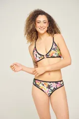 Bombacha vedetina estampada con hojas en tonos azules y contorno celeste.