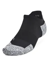Medias deportivas de corte bajo con tecnología de secado rápido, diseño ergonómico diferenciado para pie izquierdo y derecho, canales de ventilación y amortiguación en zonas de alto impacto.