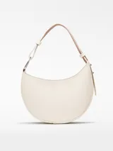 Bolso de hombro Adolfo Dominguez modelo Luna, con diseño de media luna y textura granulada. Cuenta con un compartimento principal con cierre de cremallera y asa corta regulable con detalle metálico.