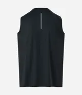 Musculosa deportiva Get Over de poliamida con tecnología dry, color gris oscuro, con cuello redondo, diseño sin mangas y estampa frontal con el texto "RUN CLUB".