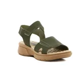 Sandalias de mujer color verde oliva, con tiras anchas y ajuste con velcro.
