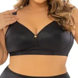 Soutien moldeado sin aro, color arena, con copas enteras y tirantes anchos. Presenta un pequeño dije dorado en el centro del escote.