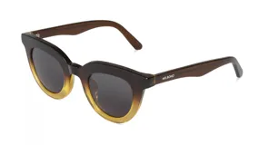 Lentes de sol Mr Boho modelo Hayes, con montura marrón degradada a amarillo y lentes grises.