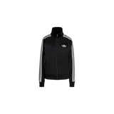 Campera deportiva Adidas modelo Firebird Track Top, de color negro con las clásicas tres tiras blancas en las mangas, cuello alto y cierre frontal completo. Cuenta con el logo del trifolio bordado en el pecho.