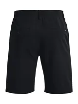 Short negro de golf Under Armour Drive, con cinturón negro y corte clásico.