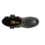 Bota de caña media Caterpillar, confeccionada en cuero negro con acabado liso. Presenta una tira decorativa con textura de reptil que rodea el tobillo, sujeta por una argolla metálica en tono bronce. Cuenta con suela de goma dentada y logo de la marca grabado en el lateral.